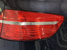 Load image into Gallery viewer, OUTER TAIL LIGHT LAMP BMW X6 X6M 08 09 10 11 12 Right - NW341554
