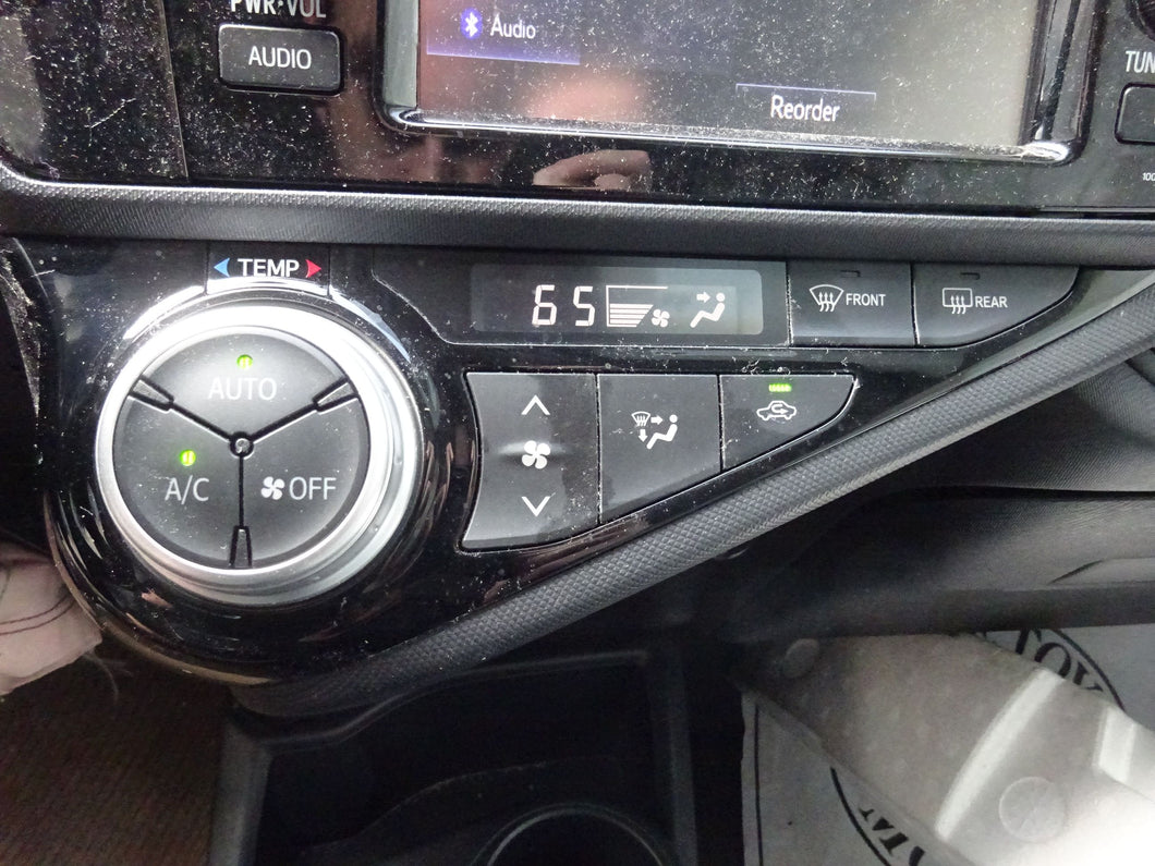 Temperature Controls Toyota Prius 2016 - NW101478