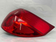Load image into Gallery viewer, OUTER TAIL LIGHT LAMP Toyota Sienna 06 07 08 09 10 Right - NW341955
