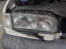 Load image into Gallery viewer, HEADLIGHT LAMP ASSEMBLY Volvo 850 94 95 96 97 Right - NW343154
