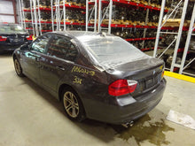 Load image into Gallery viewer, CARRIER ASSEMBLY BMW 328i 325i 2006 06 2007 07 2008 08 2009 09 10 11 Auto - NW46112
