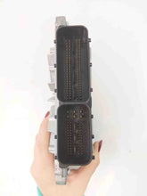Load image into Gallery viewer, ECU ECM COMPUTER Volvo C30 V40 V70 2006 06 2007 07 08 - NW63195
