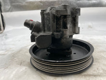 Load image into Gallery viewer, POWER STEERING PUMP Audi A4 2005 05 2006 06 07 08 09 - NW162982
