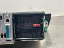 Load image into Gallery viewer, RADIO BMW X3 2004 04 2005 05 AM FM CD - NW136753
