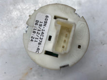 Load image into Gallery viewer, ECU ECM COMPUTER Land Rover LR2 08 09 10 11 12 13 14 - NW61984
