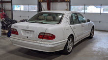 Load image into Gallery viewer, CARRIER ASSEMBLY E430 2000 00 01 02 Rear - NW379148
