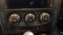 Load image into Gallery viewer, Temperature Controls  CHALLENGER 2012 - NW385262
