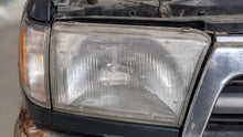 Load image into Gallery viewer, HEADLIGHT LAMP ASSEMBLY 4 Runner 1996 96 1997 97 1998 98 Right - NW385497

