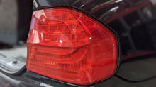 Load image into Gallery viewer, OUTER TAIL LIGHT LAMP BMW 323i 328i 335i M3 09 10 11 Right - NW389575
