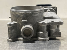 Load image into Gallery viewer, THROTTLE BODY Volvo S40 V70 2004 04 05 06 07 08 - NW389493
