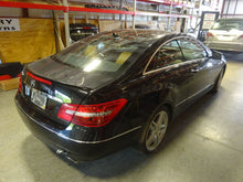 Load image into Gallery viewer, CARRIER ASSEMBLY E250 Van C230 C250 C300 C350 C63 E250D E300 08-16 RWD - NW46966
