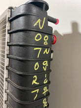Load image into Gallery viewer, RADIATOR Expedition Navigator 1999 99 2000 00 2001 01 2002 02 - NW131812
