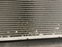 Load image into Gallery viewer, RADIATOR Expedition Navigator 1999 99 2000 00 2001 01 2002 02 - NW131812
