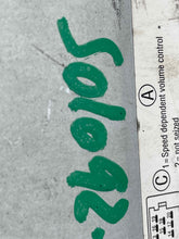 Load image into Gallery viewer, RADIO 911 911 Turbo Boxster Boxster S Carrera 99 00 01 02  AM FM - NW387637
