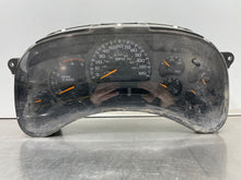 Load image into Gallery viewer, SPEEDOMETER CLUSTER Silverado 2500 Pickup Silverado 3500 03-04 - NW388807
