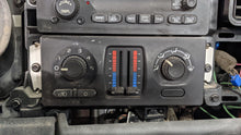 Load image into Gallery viewer, REAR TEMPERATURE CONTROLS Silverado 1500 Pickup Silverado 2500 03-04 - NW385264
