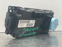 Load image into Gallery viewer, FRONT TEMPERATURE CONTROLS Commander Grand Cherokee 08 09 10 - NW385272
