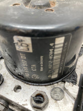 Load image into Gallery viewer, ABS ANTI-LOCK BRAKE PUMP Golf Golf GTI Jetta Passat 13 14 - NW380106
