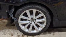 Load image into Gallery viewer, WHEEL RIM 528i 535i 550i 640I 650i Active 5 M6 11-19 19x8-1/2 ALLOY - NW390643
