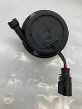 Load image into Gallery viewer, AIR INJECTION PUMP SMOG Cayenne 2004 04 2005 05 2006 06 - NW8259
