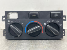 Load image into Gallery viewer, Temperature Controls Toyota Camry 2001 - NW385359
