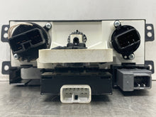 Load image into Gallery viewer, Temperature Controls Toyota Camry 2001 - NW385359

