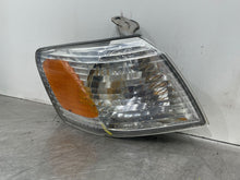 Load image into Gallery viewer, PARKLAMP Toyota Camry 2000 00 2001 01 Right - NW384201
