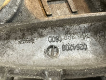 Load image into Gallery viewer, TRANSFER CASE ML320 ML350 ML550 E320 E350 GL450 06 07 08 09 - 12 - NW389429
