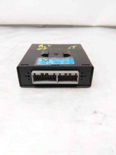Load image into Gallery viewer, MULTIFUNCTION CONTROL MODULE COMPUTER Subaru Forester 07 08 - NW37648

