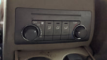 Load image into Gallery viewer, Temperature Controls  HIGHLANDER 2009 - NW385367
