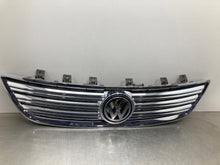 Load image into Gallery viewer, GRILLE Volkswagen Phaeton 2004 04 2005 05 2006 06 - NW385249
