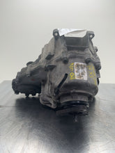 Load image into Gallery viewer, TRANSFER CASE BMW X5 X6 2011 11 2012 12 - NW389416
