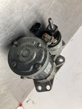 Load image into Gallery viewer, [INVENTORYCAR_YEAR_MAKE_MODEL] STARTER MOTOR - NW389142
