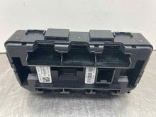 Load image into Gallery viewer, Computer  BMW 330E 2018 - NW381375
