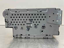 Load image into Gallery viewer, Radio Land Rover LR2 LR3 2008 08 2009 09 2010 10 2011 11 AM FM Cd Player - NW391513
