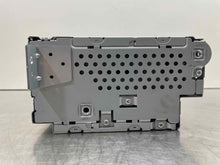 Load image into Gallery viewer, Radio Land Rover LR2 LR3 2008 08 2009 09 2010 10 2011 11 AM FM Cd Player - NW391513
