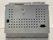 Load image into Gallery viewer, Radio Land Rover LR2 LR3 2008 08 2009 09 2010 10 2011 11 AM FM Cd Player - NW391513
