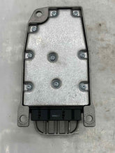 Load image into Gallery viewer, AIR BAG COMPUTER 535i 530i 650i 525i 550i 2006 06 2007 07 2008 08 09 10 - NW29746

