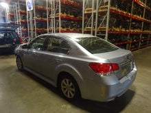 Load image into Gallery viewer, CARRIER ASSEMBLY Impreza Crosstrek Legacy 2010 10 2011 11 2012 12 2013 13 Rear - NW47449
