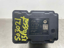Load image into Gallery viewer, ABS ANTI-LOCK BRAKE PUMP Golf Golf GTI Jetta Passat 13 14 - NW391716
