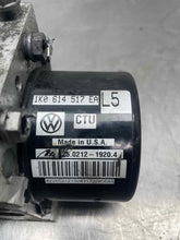 Load image into Gallery viewer, ABS ANTI-LOCK BRAKE PUMP Golf Golf GTI Jetta Passat 13 14 - NW391716
