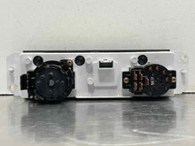 Load image into Gallery viewer, Temperature Controls Jeep Wrangler 2006 - NW398720
