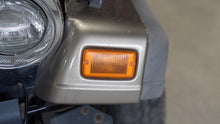Load image into Gallery viewer, PARKLAMP Jeep Wrangler 2001 01 2002 02 2003 03 2004 04 05 06 Left - NW397218
