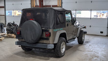 Load image into Gallery viewer, TRANSFER CASE TJ Wrangler 2003 03 2004 04 2005 05 2006 06 - NW404522
