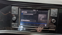 Load image into Gallery viewer, Radio Volkswagen Jetta 2019 - NW399198
