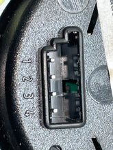 Load image into Gallery viewer, Radio Land Rover LR2 2014 - NW402039
