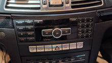 Load image into Gallery viewer, Radio  MERCEDES E-CLASS 2015 - NW402000
