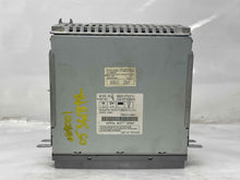 Load image into Gallery viewer, Radio Saab 9-2X 2005 05 2006 06 AM FM 6 cd unit - NW139645
