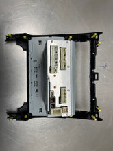 Load image into Gallery viewer, Radio Toyota Camry 2014 - NW402058
