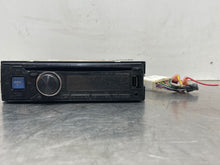 Load image into Gallery viewer, CD Player Legacy Forester 2000 00 2001 01 2002 02 2003 03 - NW402047
